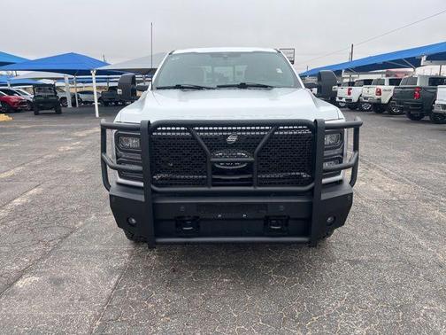 Oxford White 2024 Ford F-250 Lariat