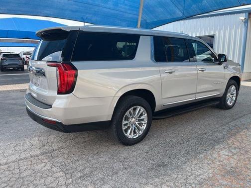 Beige Pearl Metallic 2022 GMC Yukon XL SLT