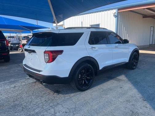 2024 Ford Explorer ST-Line