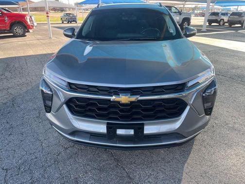 Sterling Gray Metallic 2024 Chevrolet Trax LT