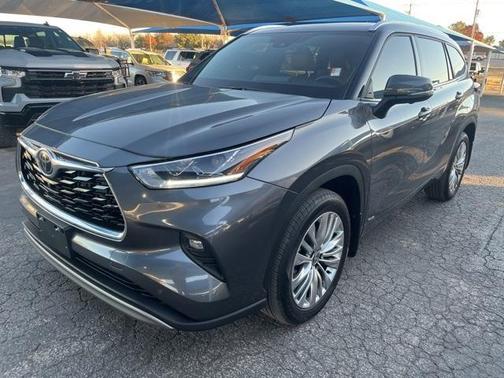 2025 Toyota Highlander Hybrid Platinum