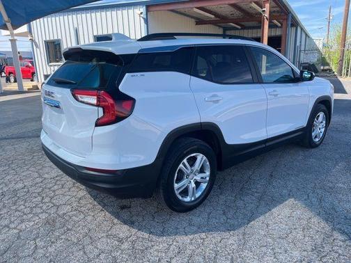 Summit White 2022 GMC Terrain SLE
