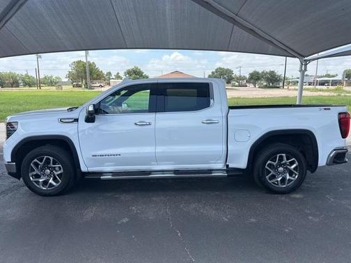 2024 GMC Sierra 1500 SLT