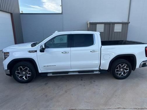 2022 GMC Sierra 1500 SLT