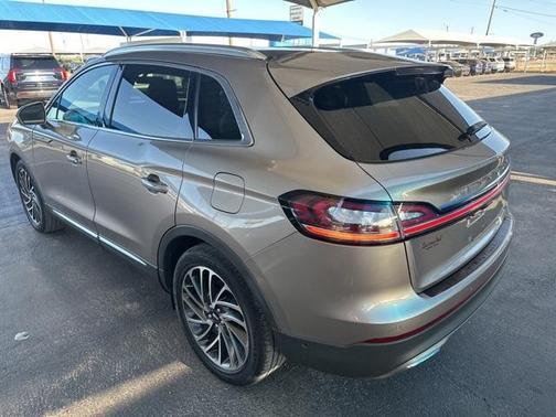 2019 Lincoln Nautilus Reserve