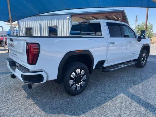 Summit White 2025 GMC Sierra 2500 Denali