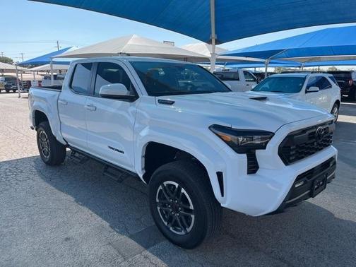 2025 Toyota Tacoma Hybrid TRD