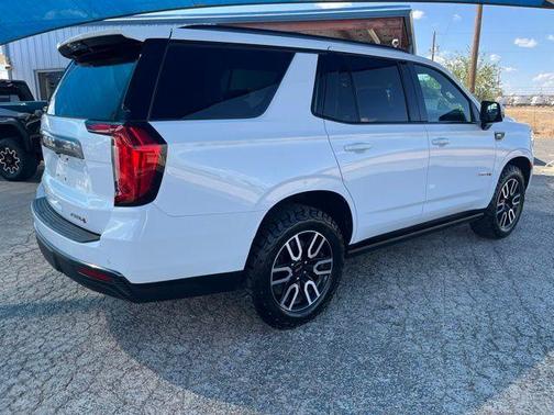 Summit White 2021 GMC Yukon AT4