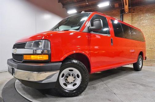 2017 Chevrolet Express 3500 LT