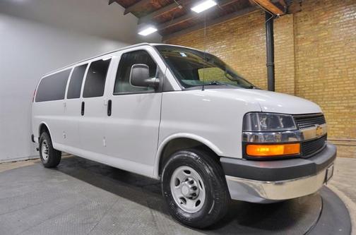 Summit White 2016 Chevrolet Express 3500 LT
