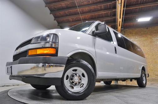 2017 Chevrolet Express 3500 LT