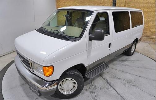 2003 Ford E150 Chateau