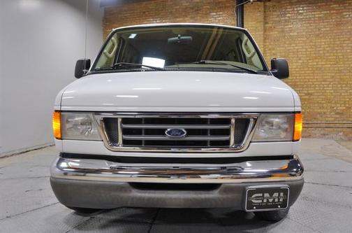 2003 Ford E150 Chateau