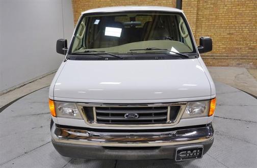 2003 Ford E150 Chateau