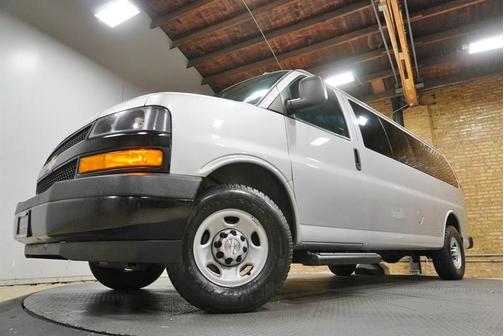 Silver Ice Metallic 2018 Chevrolet Express 3500 LS