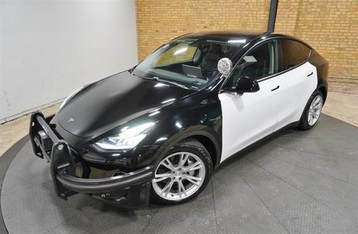 Black / White 2021 Tesla Model Y Long Range