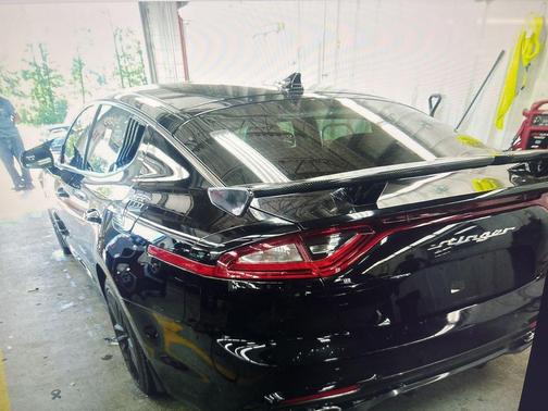 Aurora Black 2018 Kia Stinger Base