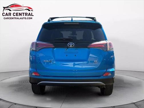 2017 Toyota RAV4 SE