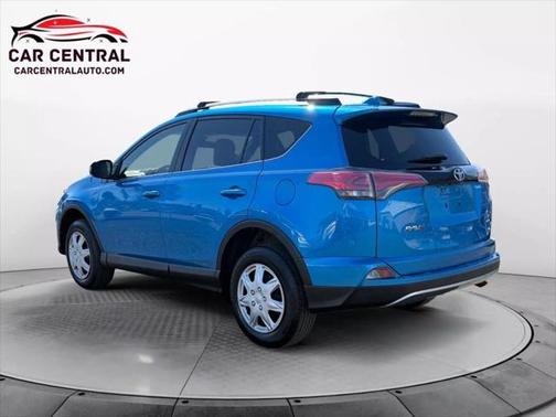 2017 Toyota RAV4 SE