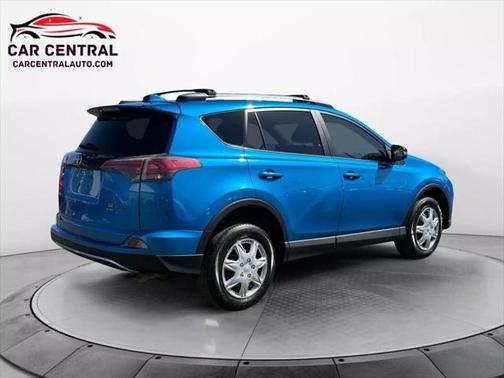 2017 Toyota RAV4 SE