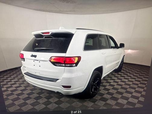 Bright White Clearcoat 2015 Jeep Grand Cherokee Altitude