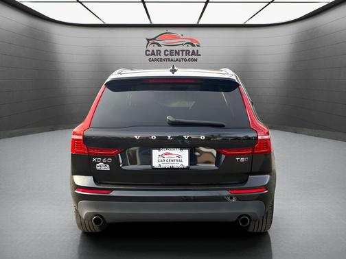 2018 Volvo XC60 T5 Momentum