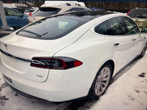2015 Tesla Model S 70D