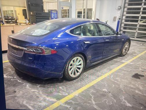 2016 Tesla Model S 75D