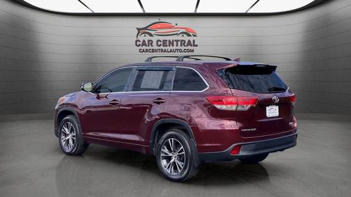 Ooh La La Rouge Mica 2018 Toyota Highlander LE Plus