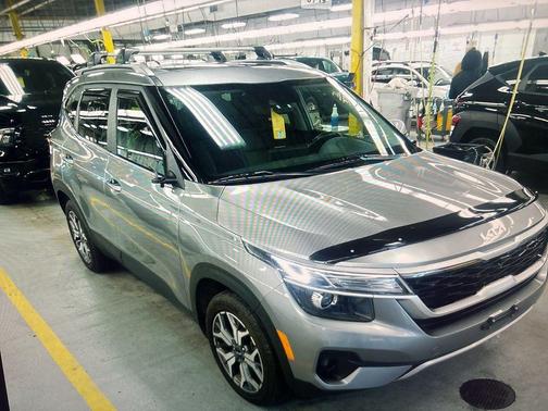 Steel Gray 2022 Kia Seltos EX