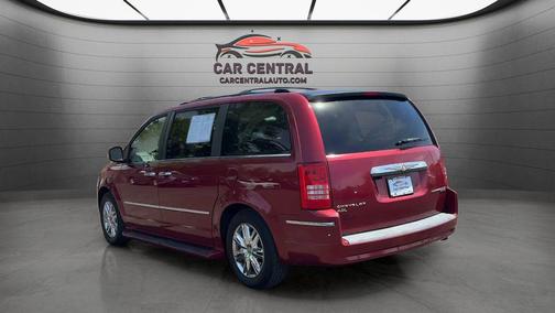 Deep Cherry Red Crystal Pearlcoat 2010 Chrysler Town & Country Limited