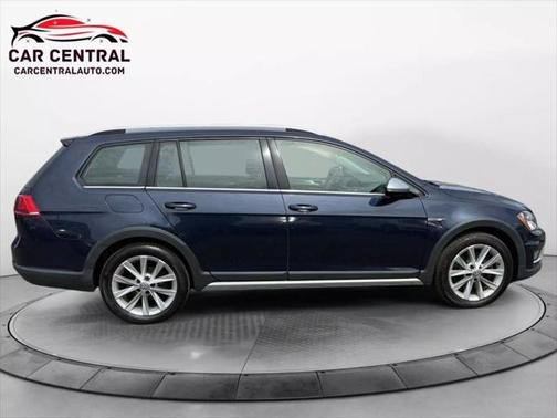 2017 Volkswagen Golf Alltrack TSI S