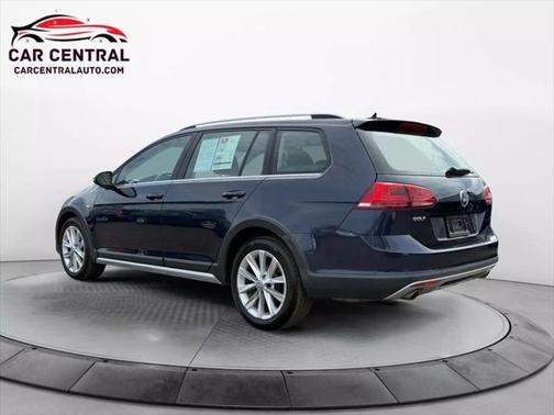 2017 Volkswagen Golf Alltrack TSI S