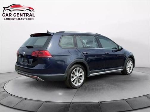 2017 Volkswagen Golf Alltrack TSI S