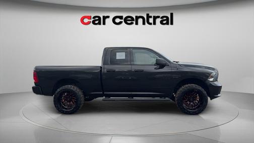 Brilliant Black Crystal Pearlcoat 2016 RAM 1500 Tradesman/Express