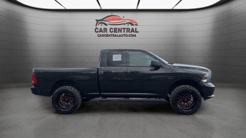 Brilliant Black Crystal Pearlcoat 2016 RAM 1500 Tradesman/Express