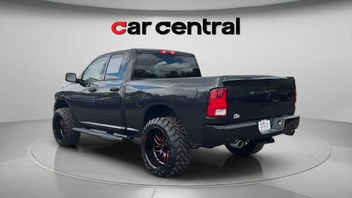 Brilliant Black Crystal Pearlcoat 2016 RAM 1500 Tradesman/Express