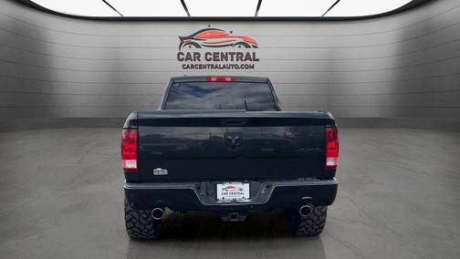 Brilliant Black Crystal Pearlcoat 2016 RAM 1500 Tradesman/Express