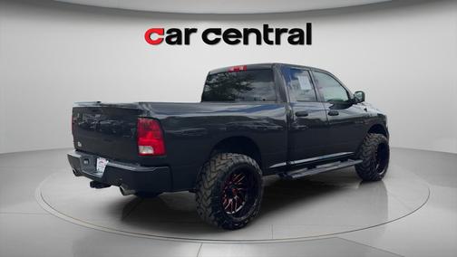 Brilliant Black Crystal Pearlcoat 2016 RAM 1500 Tradesman/Express