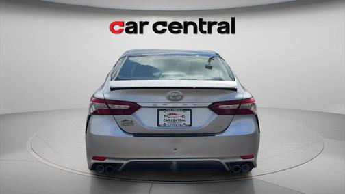 Celestial Silver/Midnight Black Metallic 2018 Toyota Camry XSE
