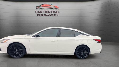 2020 Nissan Altima SR FWD