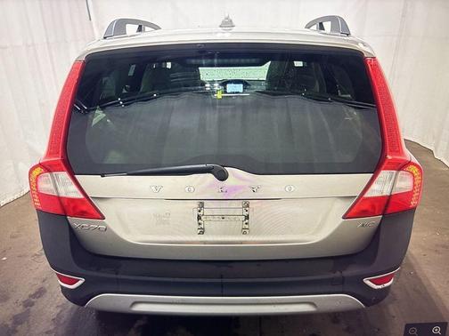 Seashell Metallic 2013 Volvo XC70 3.2 Platinum