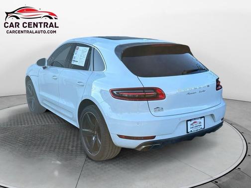 2016 Porsche Macan Turbo