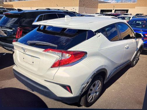 Blizzard Pearl 2021 Toyota C-HR LE