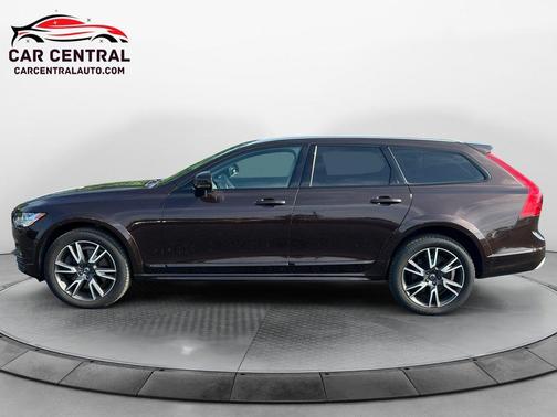 2017 Volvo V90 Cross Country T6