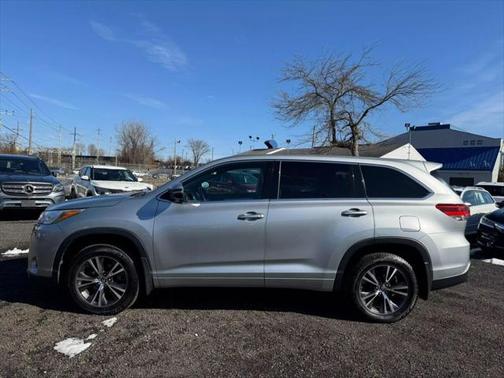 2017 Toyota Highlander LE