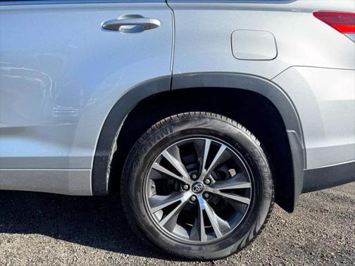 2017 Toyota Highlander LE