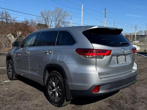 2017 Toyota Highlander LE