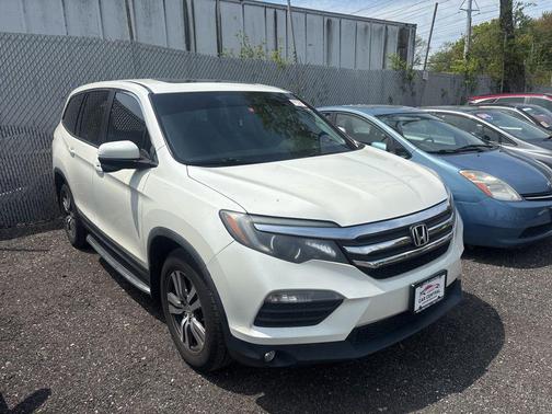White Diamond Pearl 2017 Honda Pilot EX-L