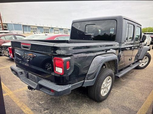 Black Clearcoat 2023 Jeep Gladiator Sport S